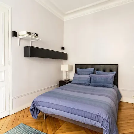 Luxurious And Comfortable 3 Bdr Near Champs Elysees Apartment *
